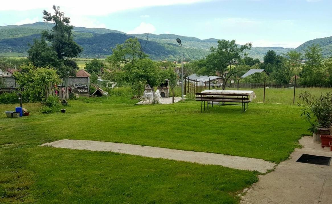 Pensiunea Adeluta Călimăneşti Exteriör bild